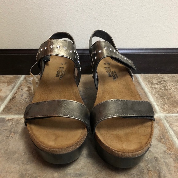 NAOT Miracle Wedges - Picture 4 of 5